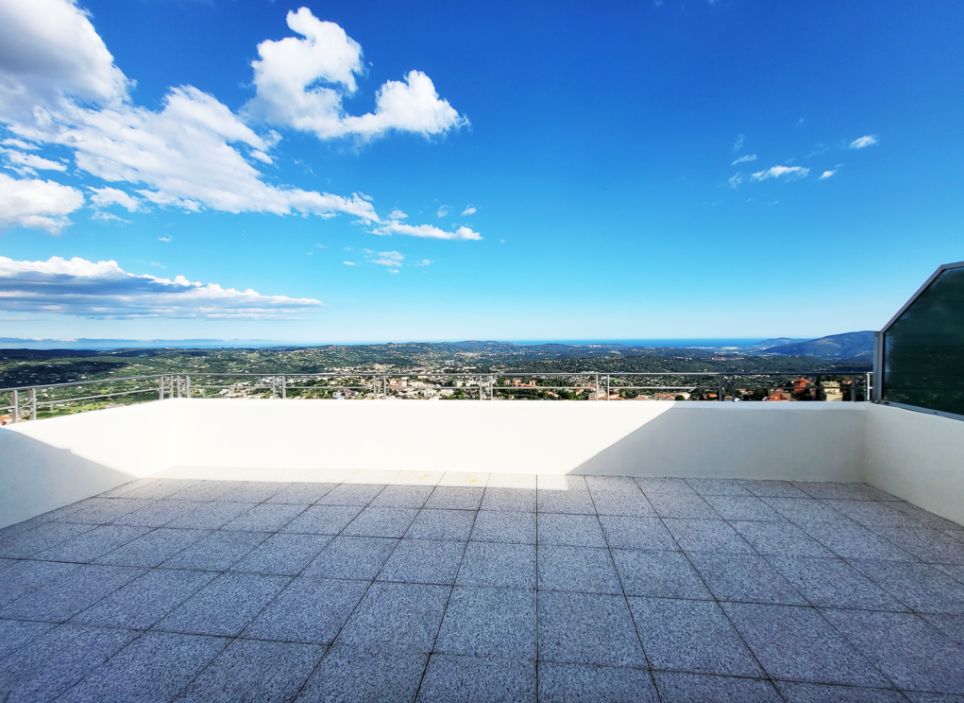 Magnifique T4 duplex de 71 m² avec terrasse et vue panoramique exceptionnelle de 34 m²