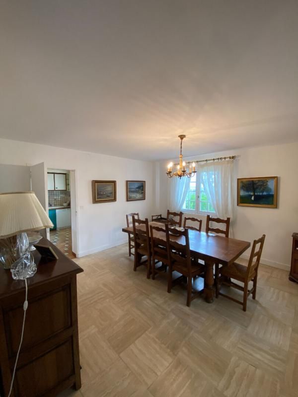 CLECY Maison  9 pièce(s) 291 m2 4
