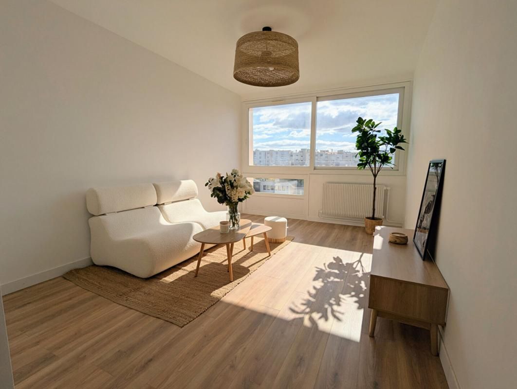 LYON-3E-ARRONDISSEMENT Appartement T3 de 63 m² entièrement rénové, lumineux et clé en main 2