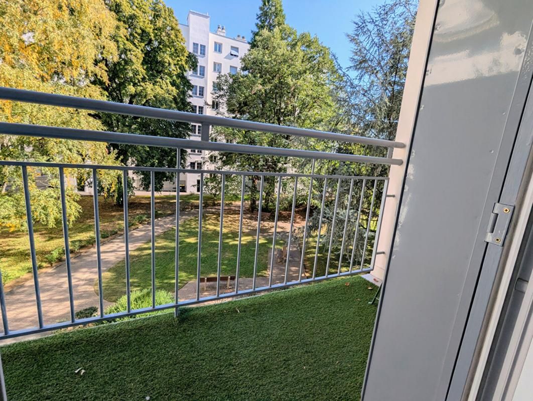 LYON-8E-ARRONDISSEMENT Appartement T3 lumineux et rénové avec goût ? Coeur de Monplaisir, Lyon 8 1