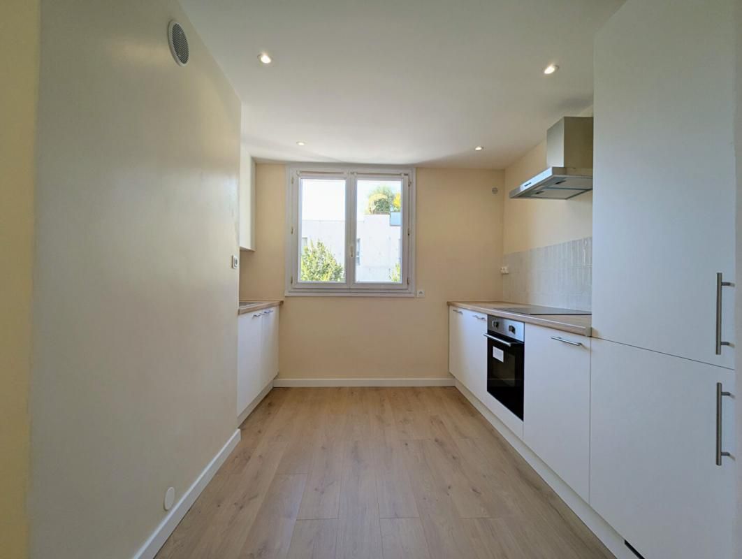 LYON-8E-ARRONDISSEMENT Appartement T3 lumineux et rénové avec goût ? Coeur de Monplaisir, Lyon 8 3