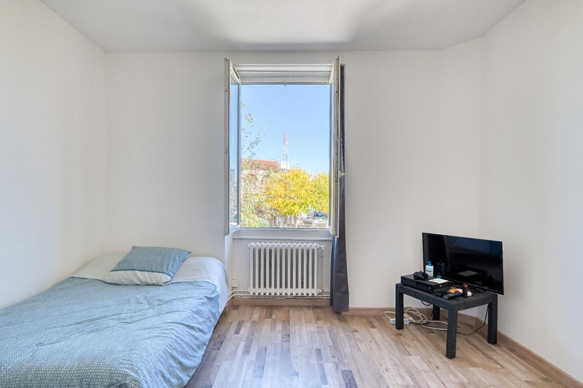 DECINES-CHARPIEU Maison Decines Charpieu 4 pièce(s) 94.75 m2 1