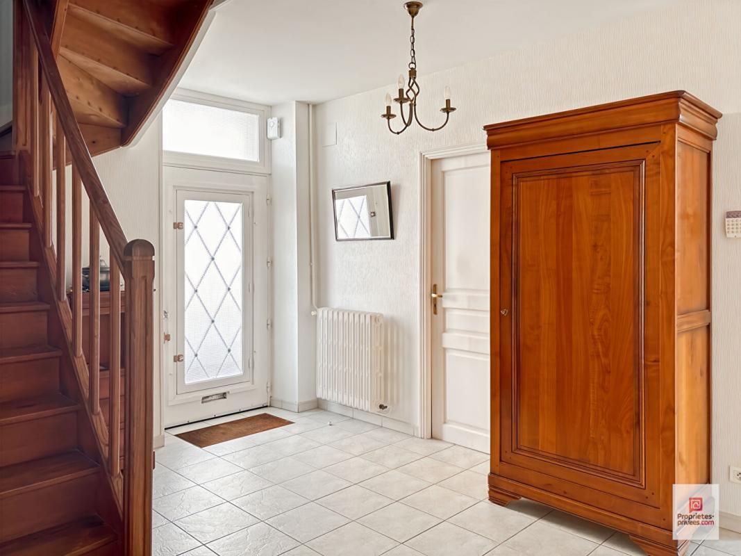 LA FLECHE Maison de Maitre - La Fleche 9 pièce(s) 244 m2 2