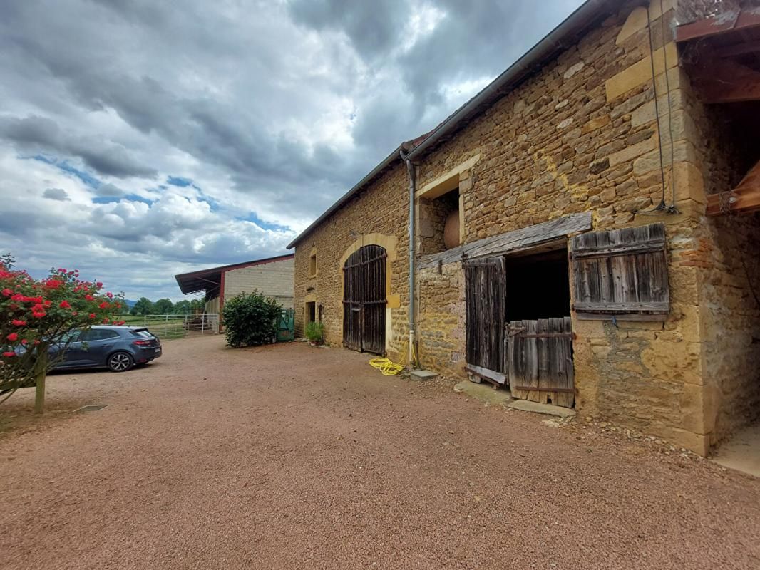 SAINT-LAURENT-EN-BRIONNAIS Maison Saint Laurent En Brionnais 5 pièce(s) 143 m2 3