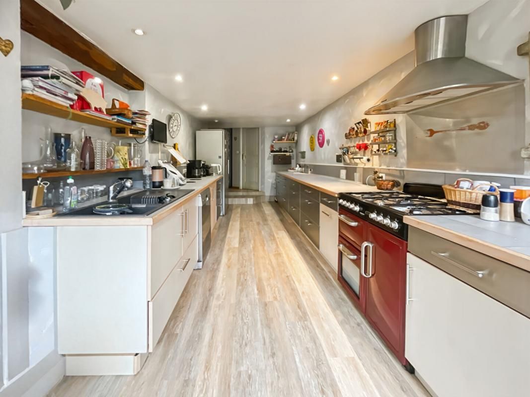 PUPILLIN Pupillin - Maison - 7 chambres - 12 pièces - Terrain 800 m2 4