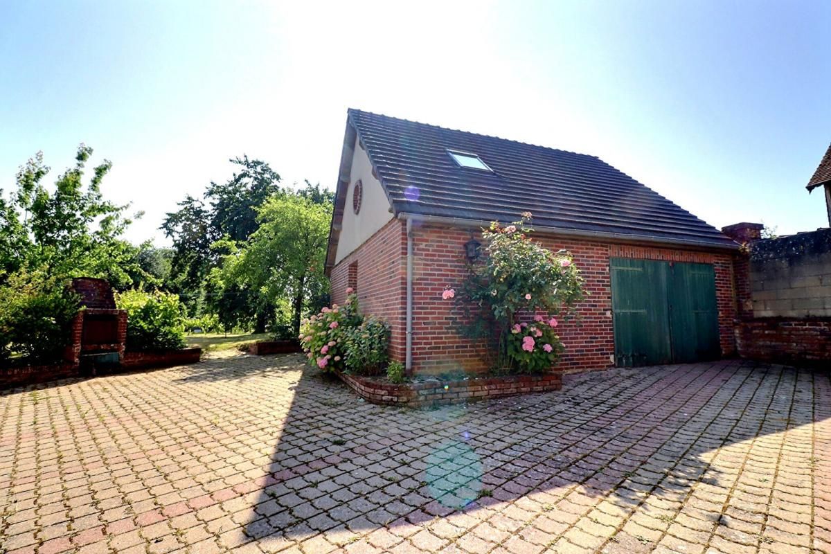 BEAUVAIS Maison de charme au Mont-Saint-Adrien 2