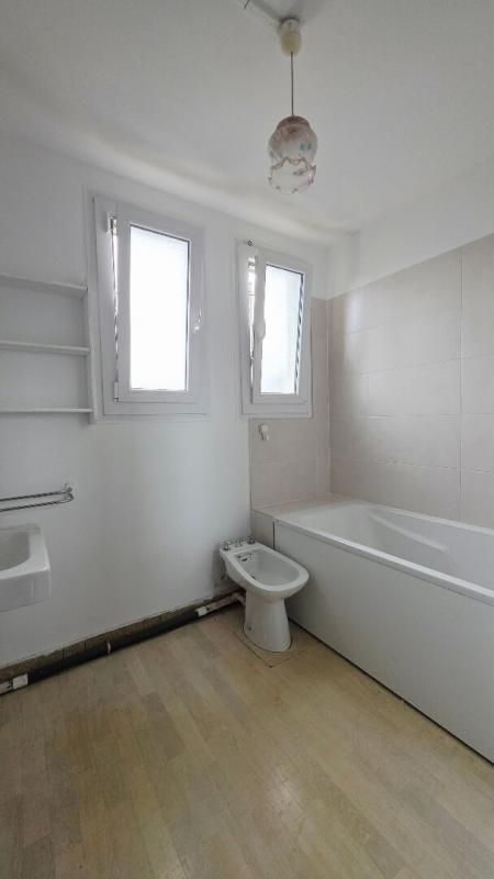 BOURGES BOURGES MAISON DE 78.2M² 4 PIECES 3 CHAMBRES GARAGE JARDIN 3
