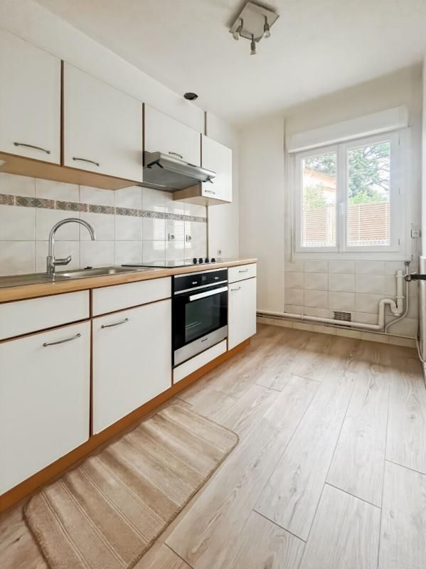 SAINT BREVIN L'OCEAN Maison Saint Brevin L Ocean 3 pièce(s) 52 m2 utile PLACE COMMERCES A PIED 4