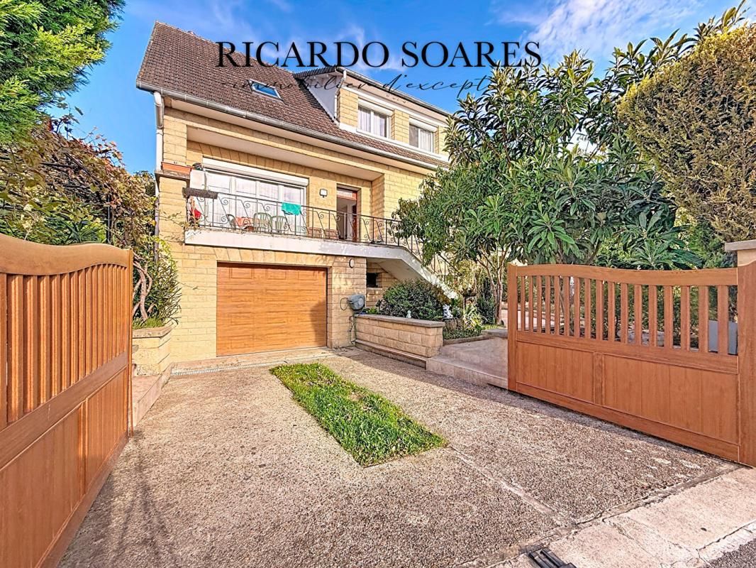 60870 RIEUX - MAISON FAMILIALE 171 m² AU SOL / SOUS-SOL TOTAL / 5 CHAMBRES + 1 BUREAU / VERANDA / TERRAIN 730 m²