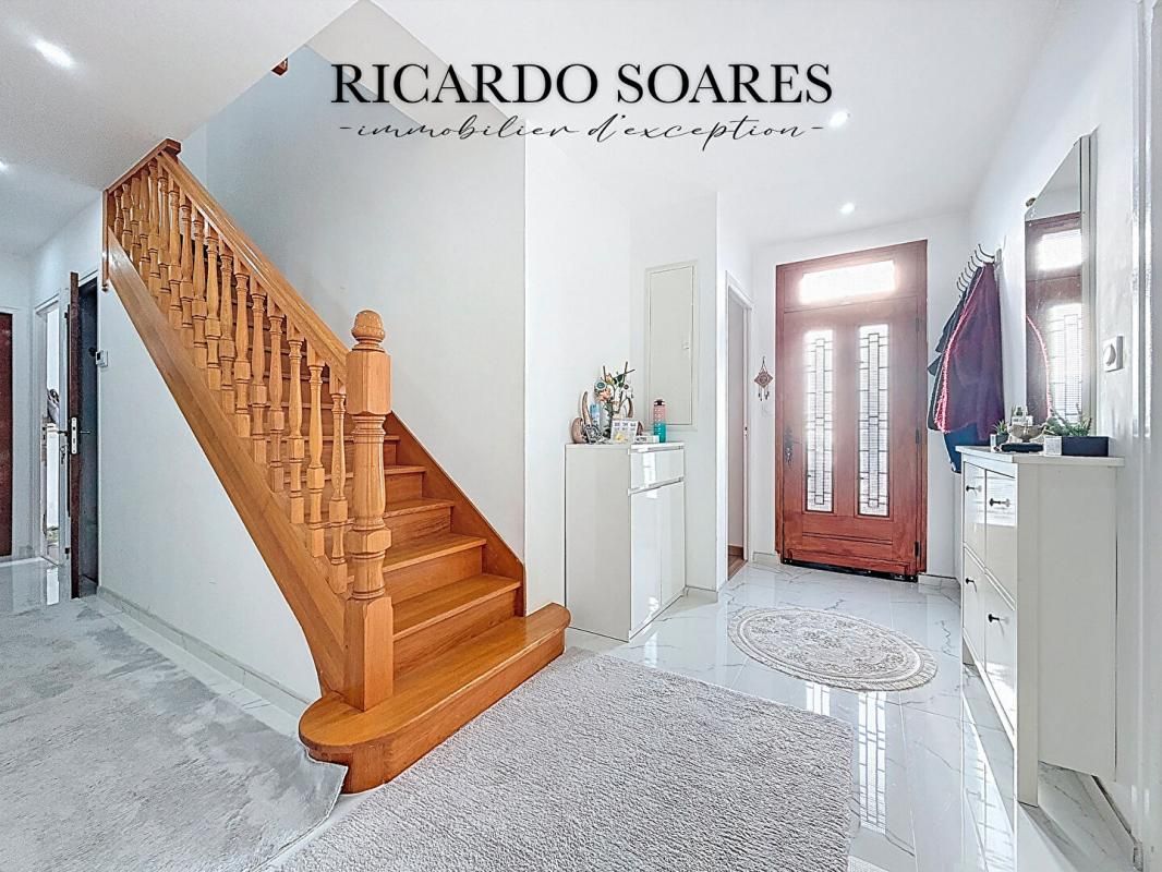 RIEUX 60870 RIEUX - MAISON FAMILIALE 171 m² AU SOL / SOUS-SOL TOTAL / 5 CHAMBRES + 1 BUREAU / VERANDA / TERRAIN 730 m² 3