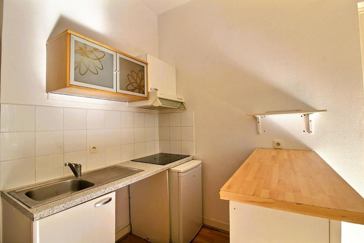 BORDEAUX T2 de 36 M² en rez-de-chaussée, petite résidence en pierre, calme & hyper-centre 4