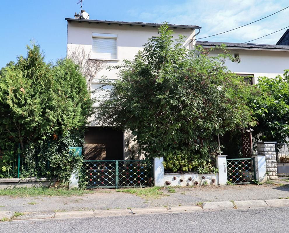 LACAUNE Maison de 111 m² avec grand garage, cave et jardin -  Lacaune (Tarn) 1
