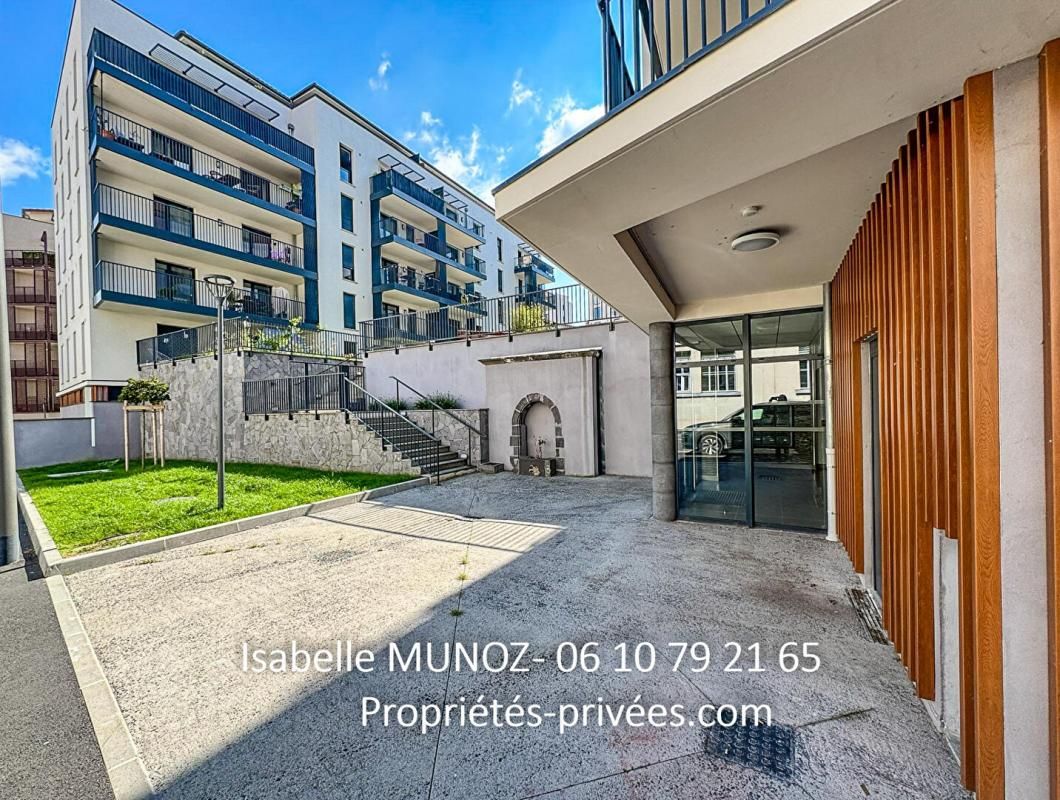 CLERMONT-FERRAND Appartement Clermont Ferrand 3 pièce(s) 64.72 m2 avec terrasse et double garage 1