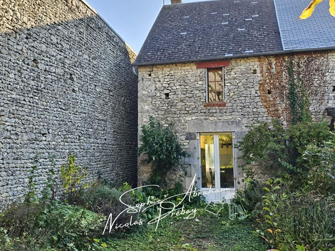 TOURY Maison avec cour, jardin et petite dépendance 3
