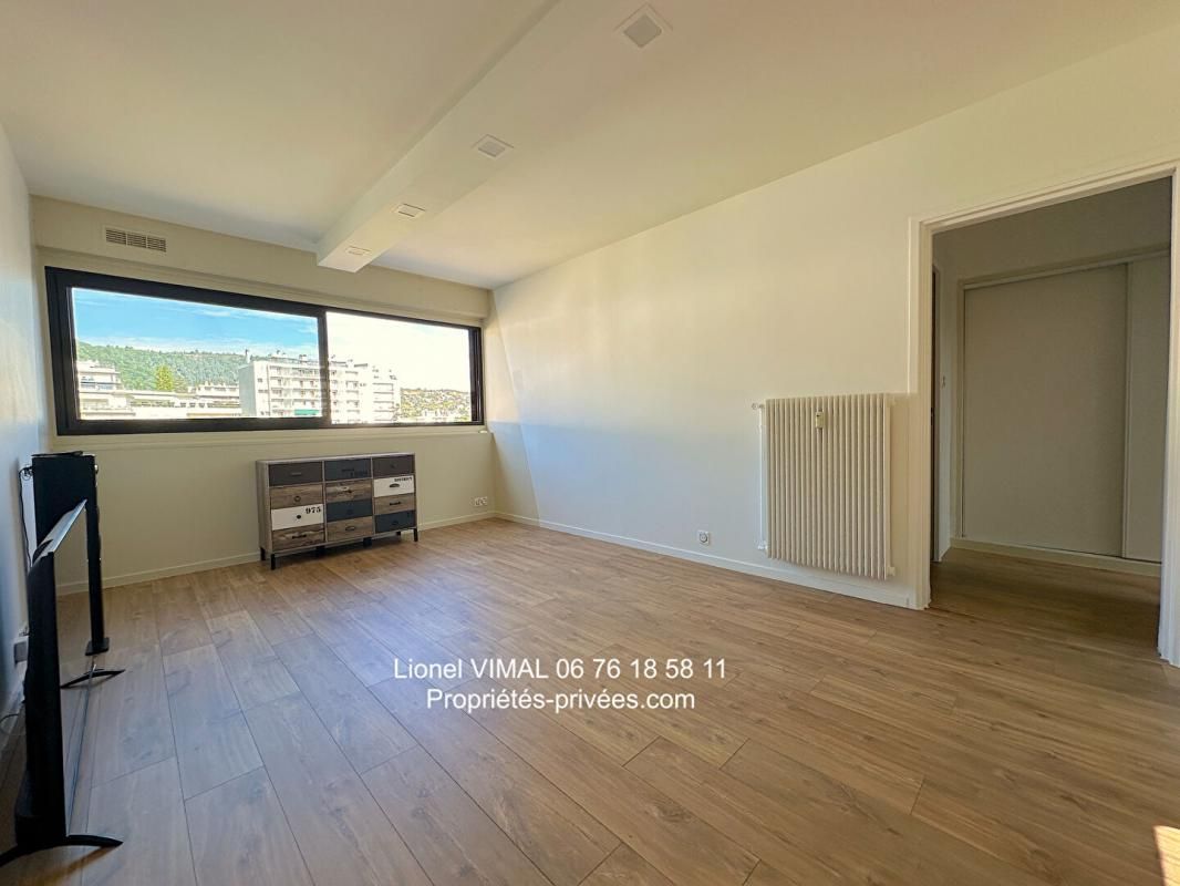 CHAMALIERES Appartement 2 pièces 41 m2 rénové, dernier étage 4