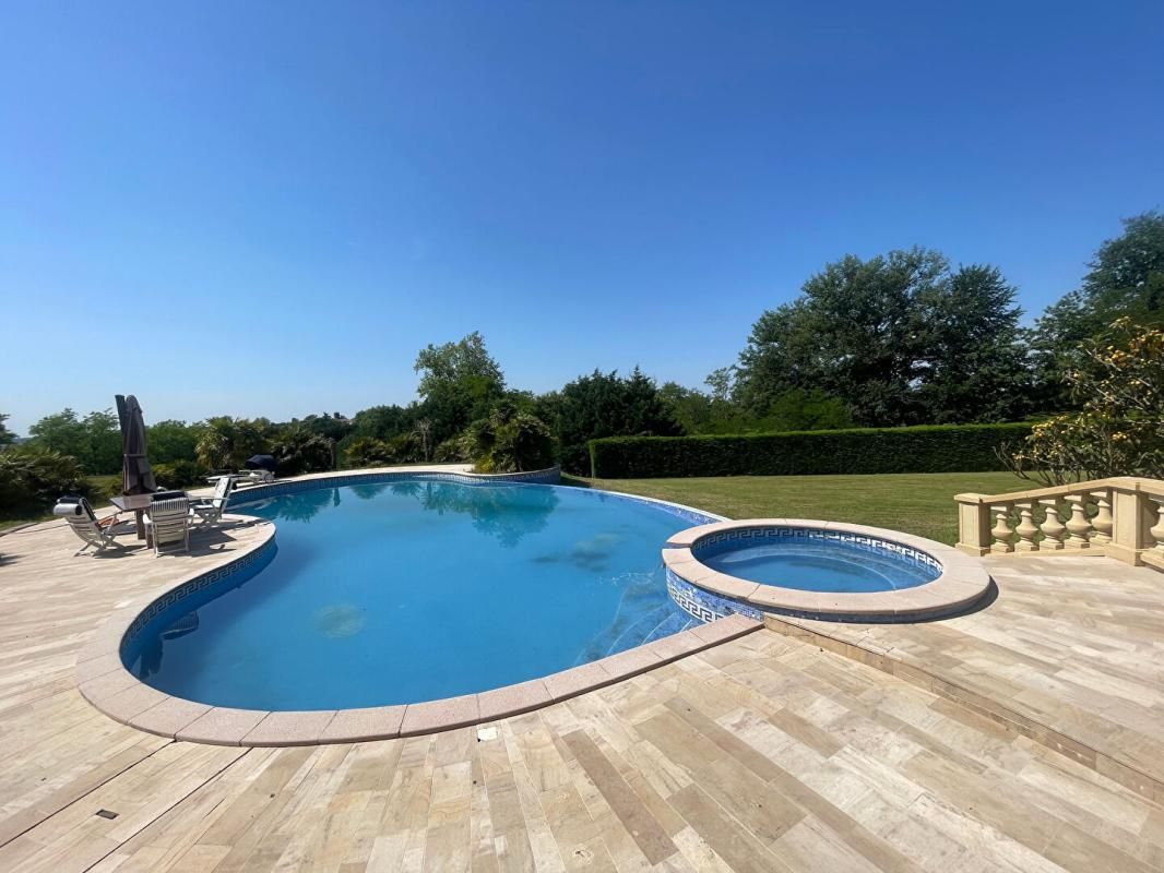 MONTFORT-EN-CHALOSSE Maison  4 pièce(s) 235 m2 2