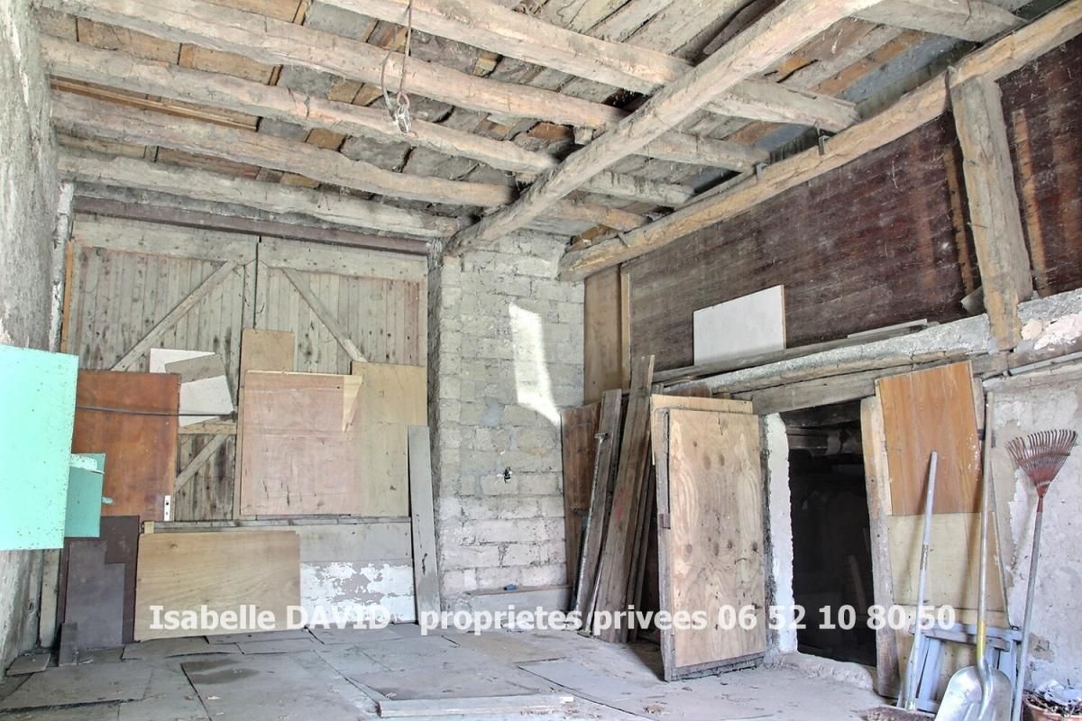 GRESY-SUR-AIX 73100-Gresy-sur-Aix -plateau +comble sur 145 m2 en tout , avec 400M2 de parcelle 1