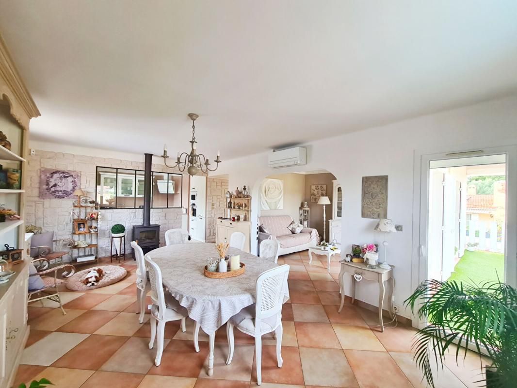 SANARY-SUR-MER VILLA SANARY- PROCHE COMMERCES A PIED 2