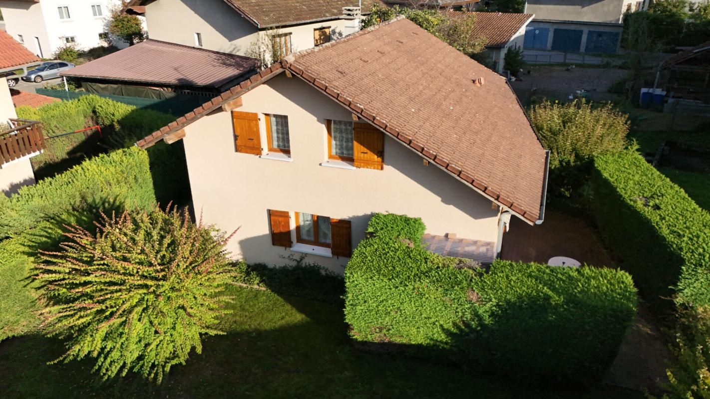 FAVERGES Maison de ville 3 chambres avec jardin et garage 1