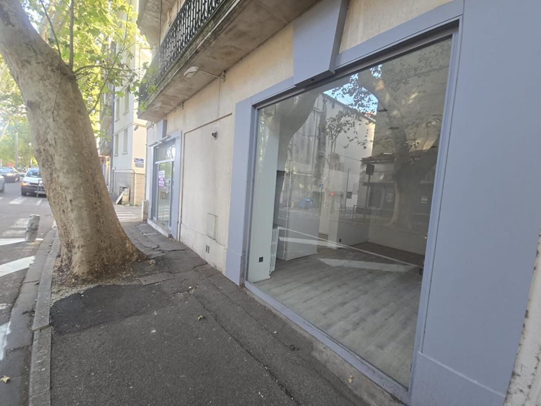 AVIGNON 84000 AVIGNON - CESSION DE BAIL , LOCAL COMMERCIAL 2