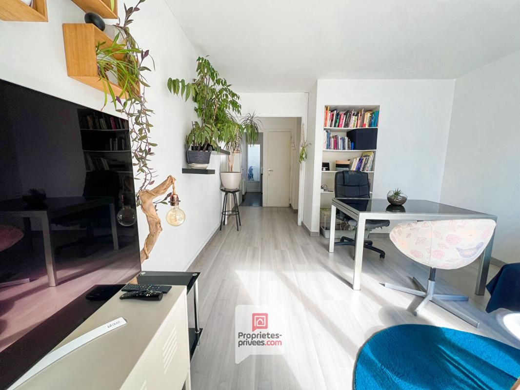 GRENOBLE Appartement T3 avec balcon et cave - Grenoble (38) - Secteur Valmy / Palais des Sports 3