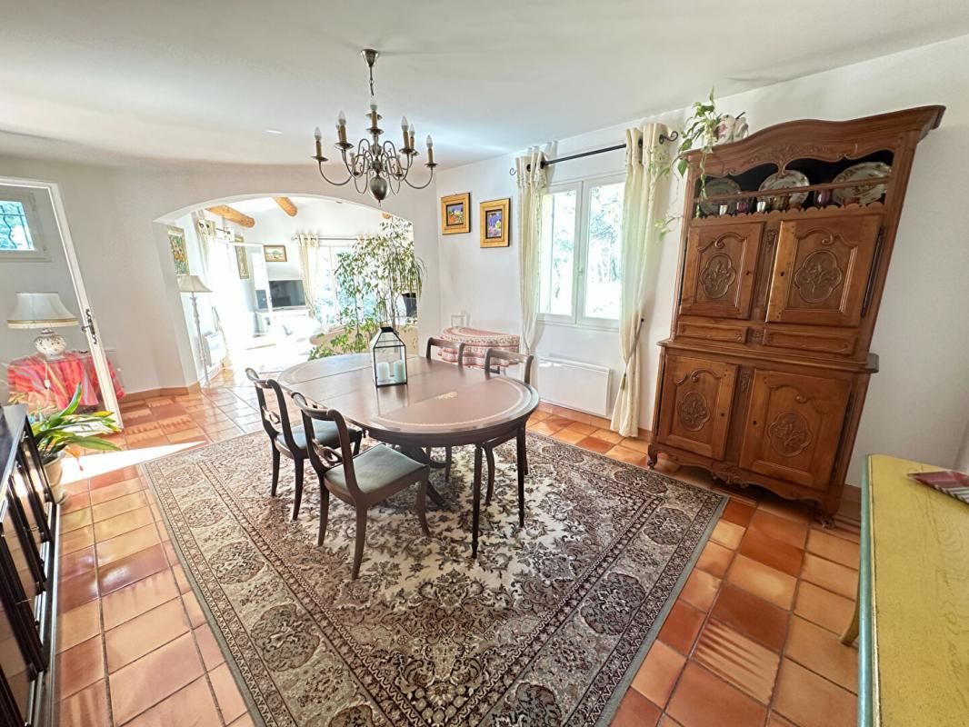 ROGNES À vendre Maison provençale d'exception à Rognes 3