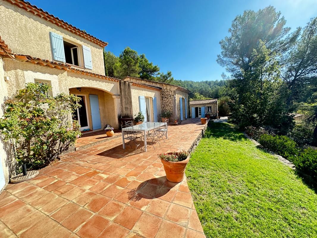 ROGNES À vendre Maison provençale d'exception à Rognes 4