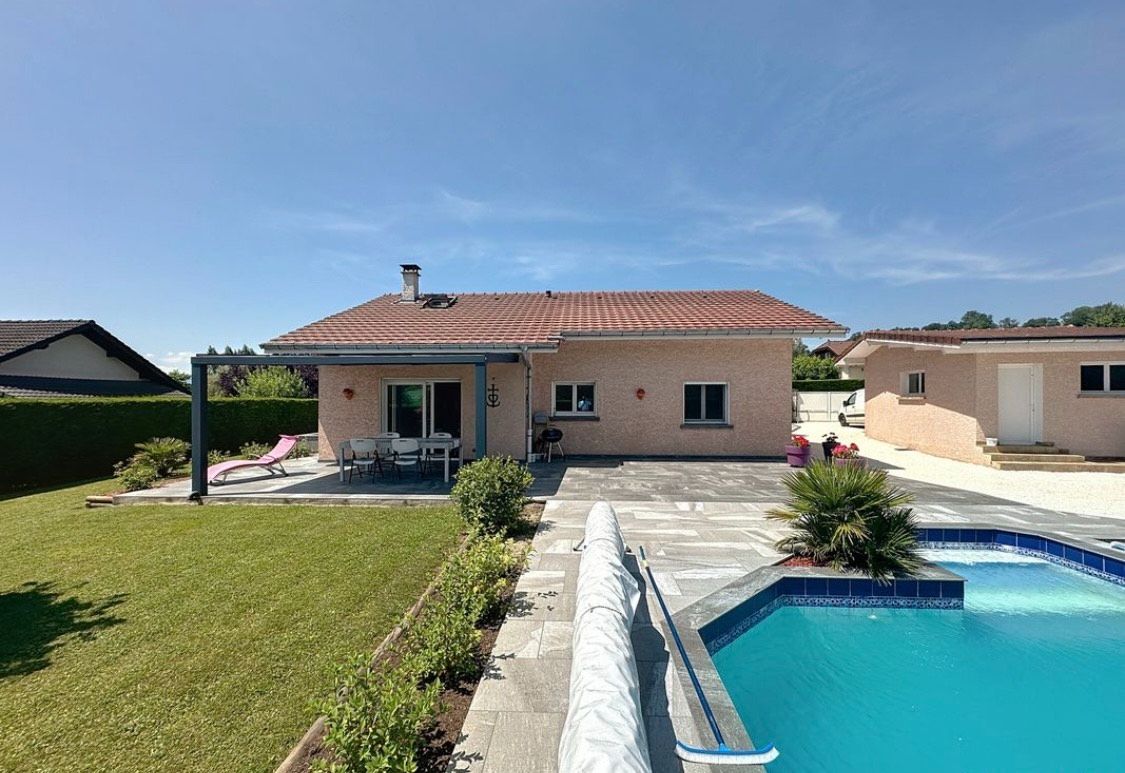 CHAPEIRY MAISON SECTEUR RESIDENTIEL AVEC PISCINE CHAPEIRY 74540 1