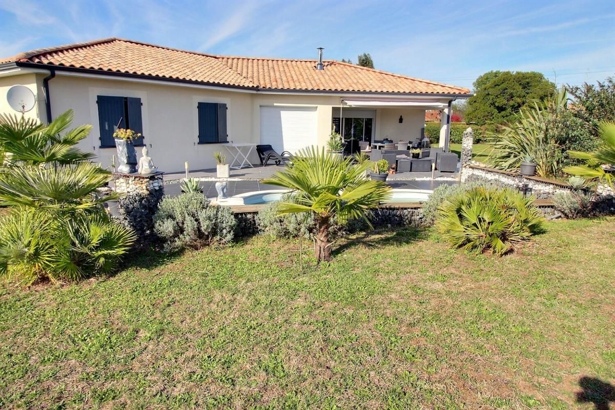 VILLEFRANCHE-DE-LONCHAT Maison Villefranche De Lonchat 5 pièce(s) 112 m2, 3 chambres, 1 bureau, piscine, 1640m² de terrain 1
