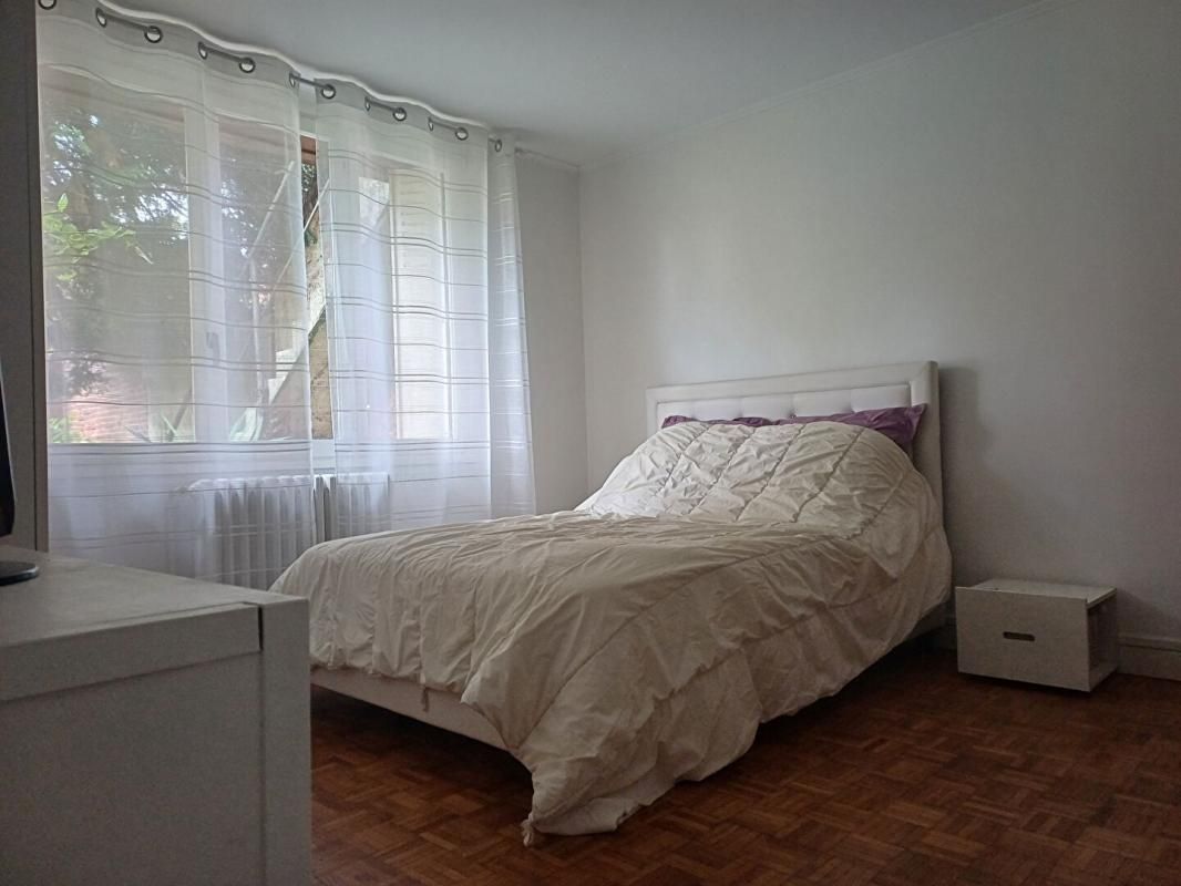 NOYON IMMEUBLE 4
