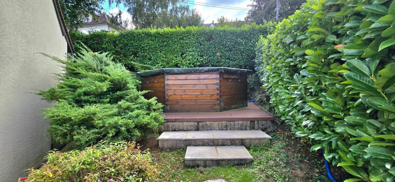COULOUNIEIX-CHAMIERS Maison de type 6, sur un terrain de 573 m², garage privatif et jardin, sur la commune de Coulounieix Chamiers 3