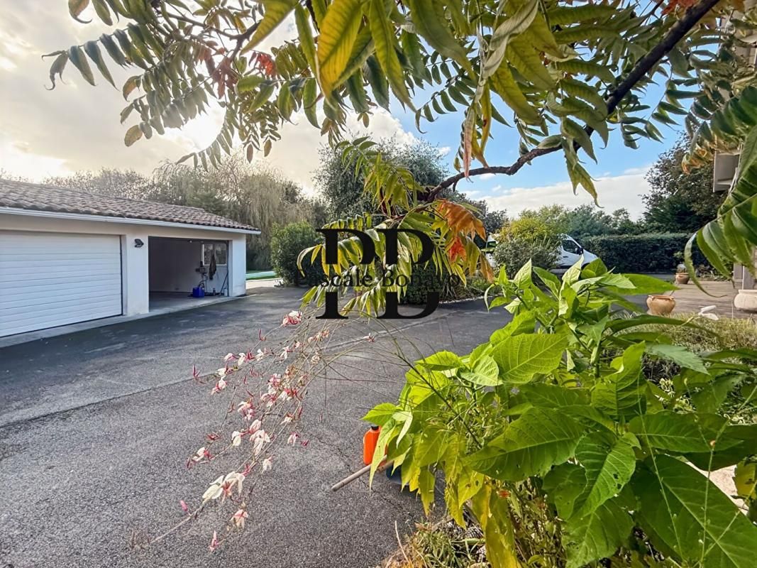 GAILLAN-EN-MEDOC Maison 5 pièces 140m2 - Piscine - Terrain 4100m2 1
