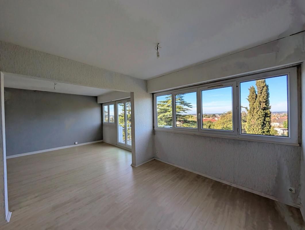 COGNAC Appartement  Copropriété à Cognac 4 pièce(s) 83.43 m2 CRIT 424100 3