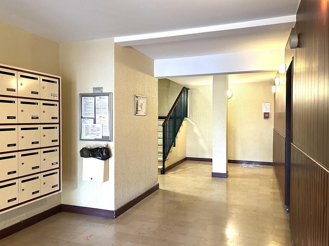 MARSEILLE-14E-ARRONDISSEMENT Appartement Marseille 3 pièce(s) 66 m2 2