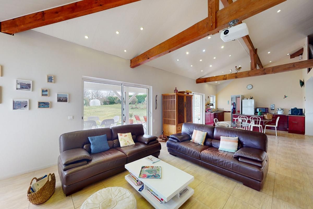 LAHOSSE Maison Lahosse 6 pièce(s) 169 m2 et terrain 1800 m2 2