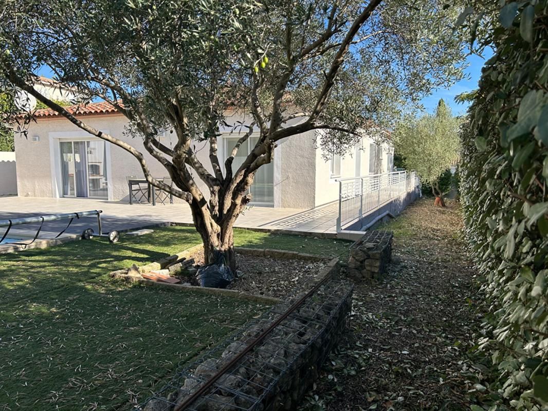 VAILHAUQUES Villa Vailhauques 5 pièce(s) 130 m2 1