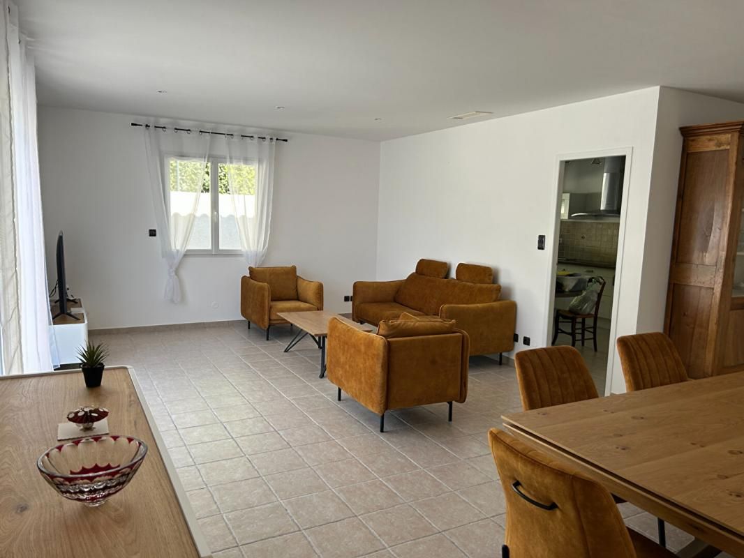 VAILHAUQUES Villa Vailhauques 5 pièce(s) 130 m2 2