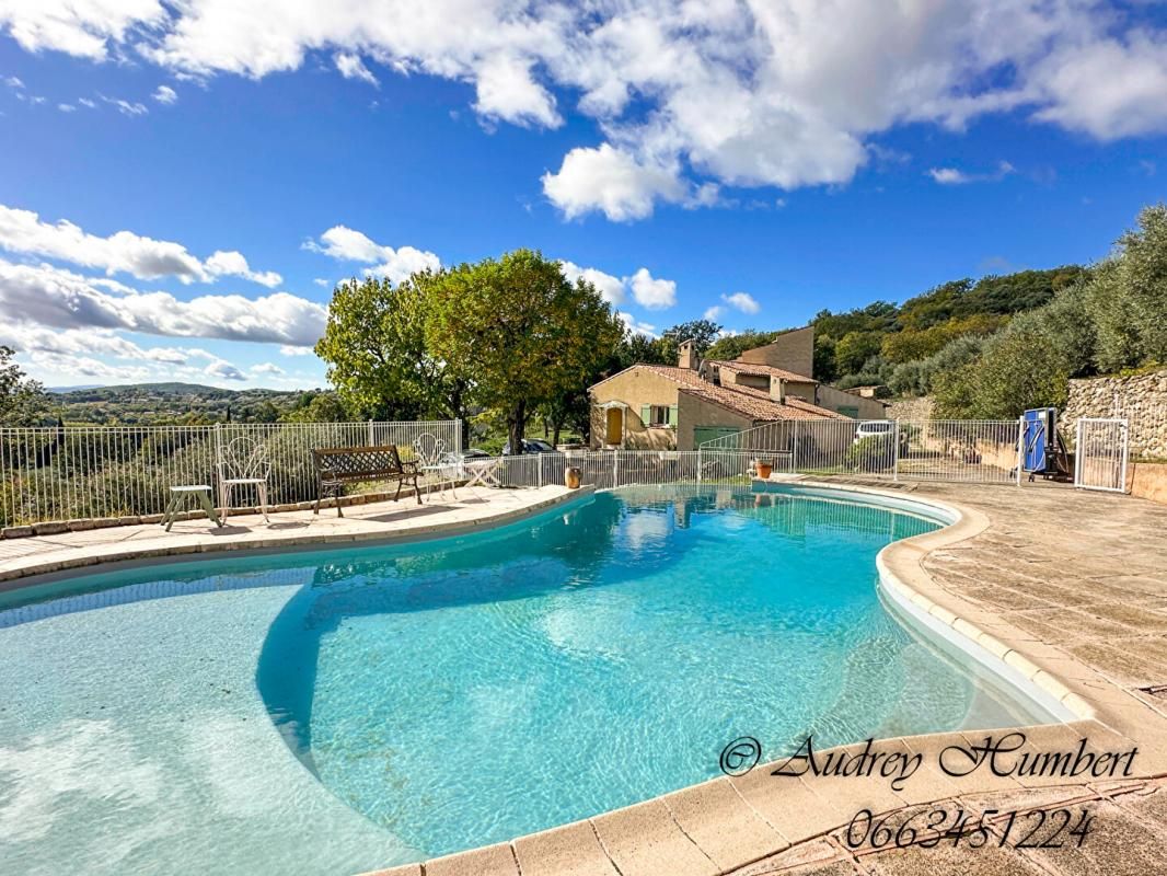 MANOSQUE SOUS COMPROMIS En EXCLUSIVITE à MANOSQUE, Propriété unique de 234 m² sur 1ha14 de terrain avec olivette, piscine et vue magnifique 1