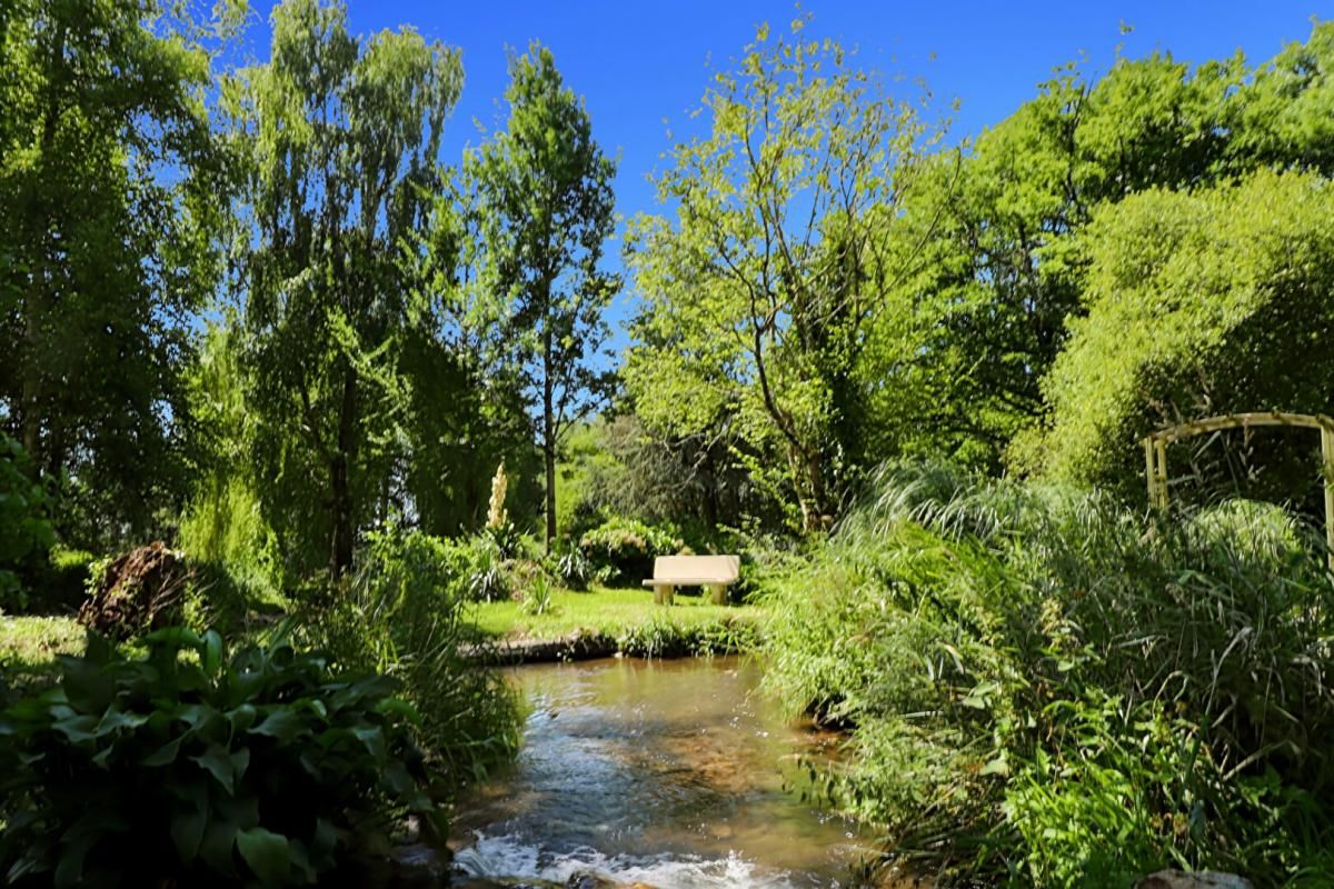 JUVIGNY-LE-TERTRE propriété  de charme avec dépendances 12 pièce(s) 262 m2 4