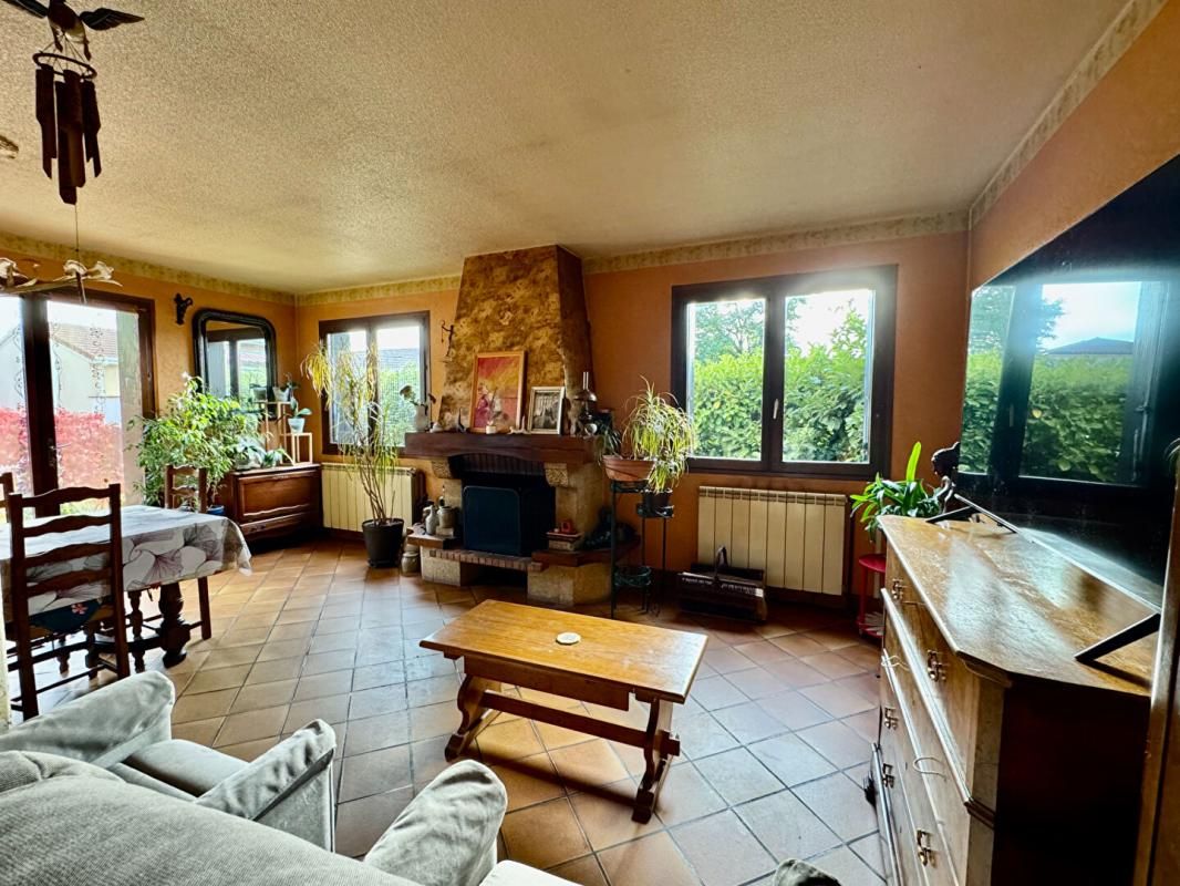 CHASSIEU Maison Chassieu 5 pièces 109m2 jardin 897m2 2