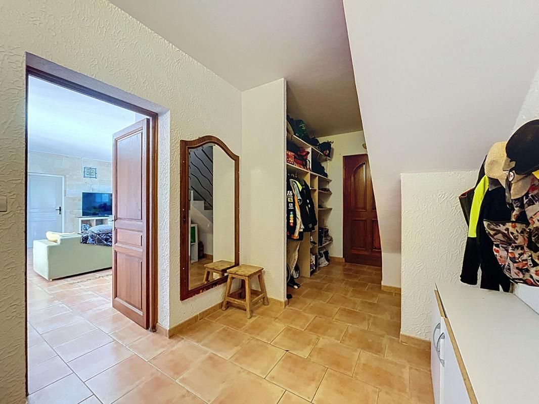 LE THORONET Maison 4 chambres + garage + 6483m2 de terrain 3