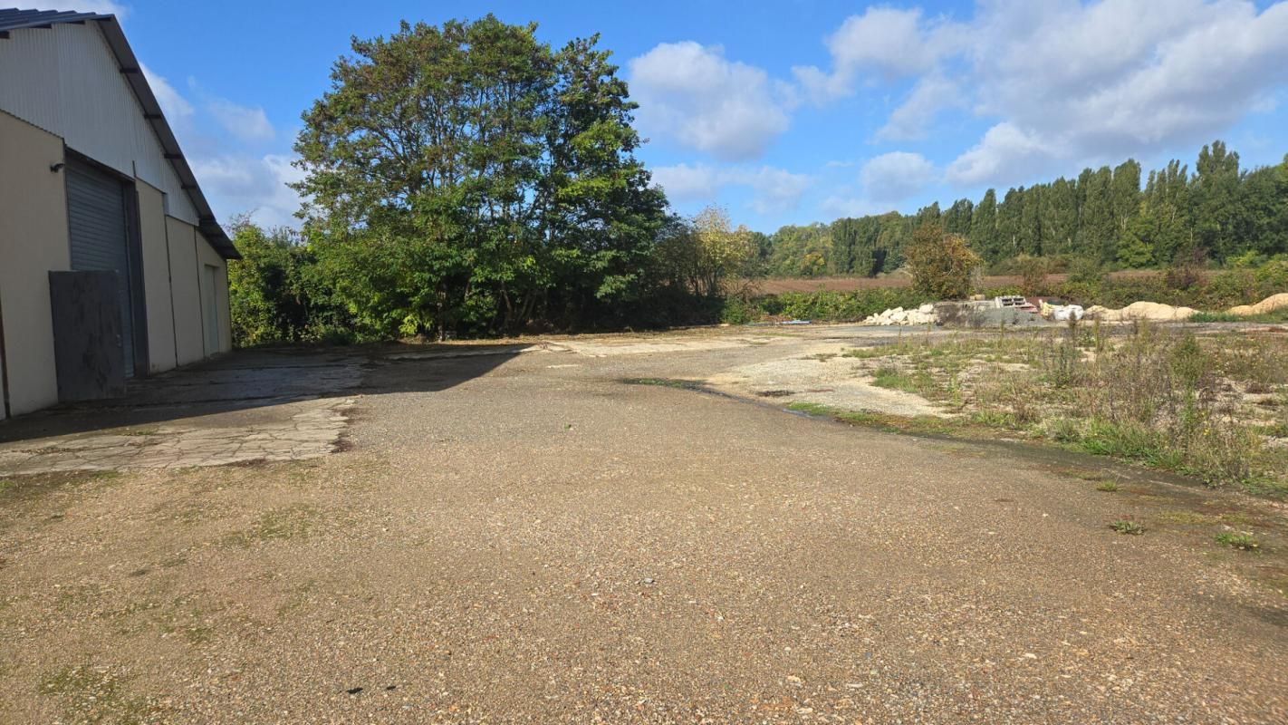 DREUX Secteur EST DREUX 28 - Local d'activité  260 m² + Parcelle terrain 3