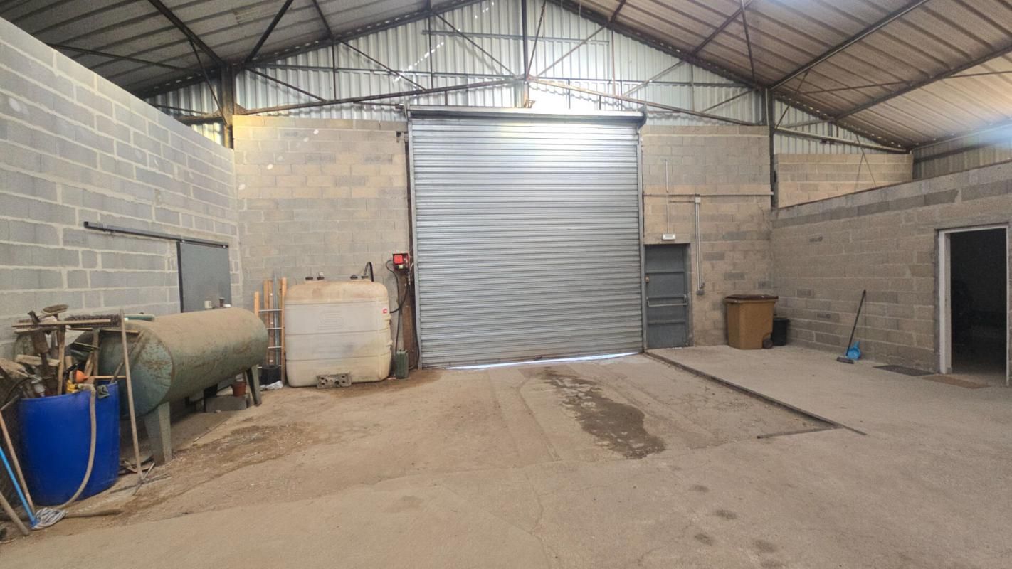 DREUX Secteur EST DREUX 28 - Local d'activité  260 m² + Parcelle terrain 4