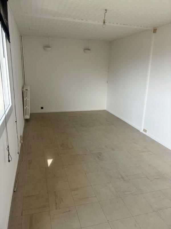 EVREUX EVREUX Nétreville -27000 - Appartement T1 - 3ème étage - 30 m2 2
