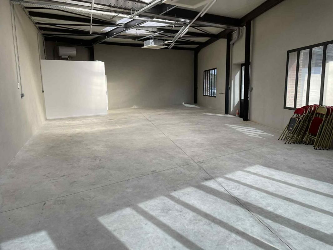 ASNIERES-SUR-OISE ASNIERES SUR OISE - LOCAL COMMERCIAL 135 m², Local d'activité 4