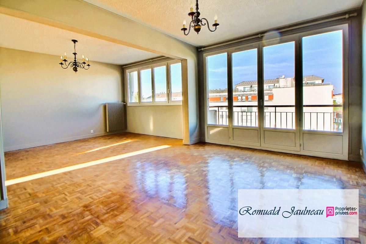 LUCE Appartement à Lucé 3 pièces de 74 m2 1