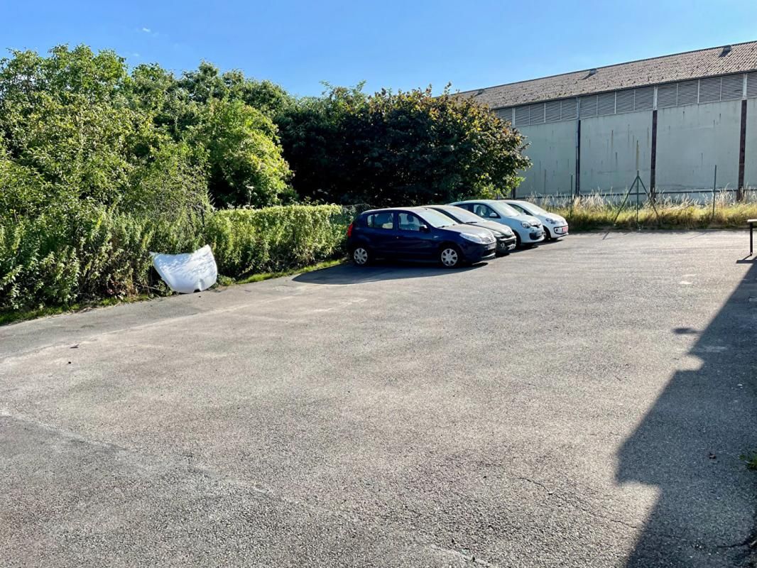 PONT-SAINTE-MAXENCE PONT SAINTE MAXENCE - LOCAL D'ACTIVITE 100 m² 4