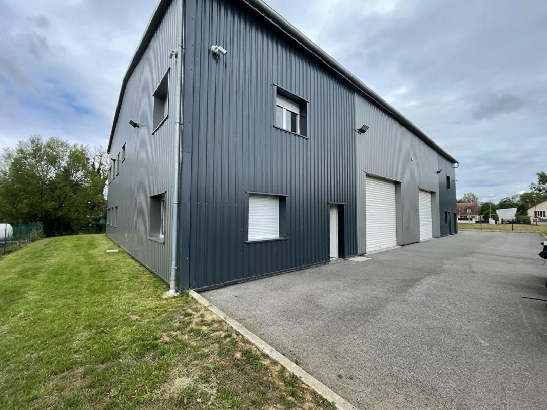 CHEVRIERES Secteur COMPIEGNE SUD - Local d'activité avec entrepôt et bureaux 1