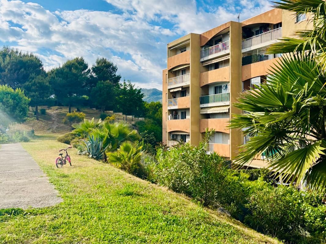 NICE Appartement dernier étage Nice 4 pièces 75 m2, balcon + garage + cave 2