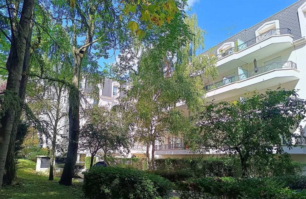 Appartement 4 pièces 80 m2 (Rosny Sous Bois 93110)